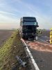 Verkehrsunfall LKW gegen PKW - 1 Person eingeklemmt