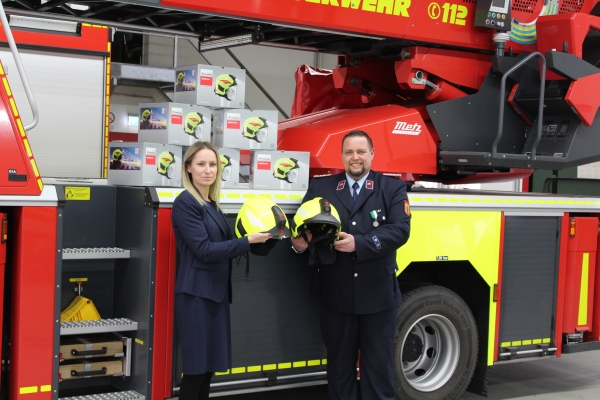 Übergabe einer neuen Generation Feuerwehrhelme an die  Freiwillige Feuerwehr Markranstädt